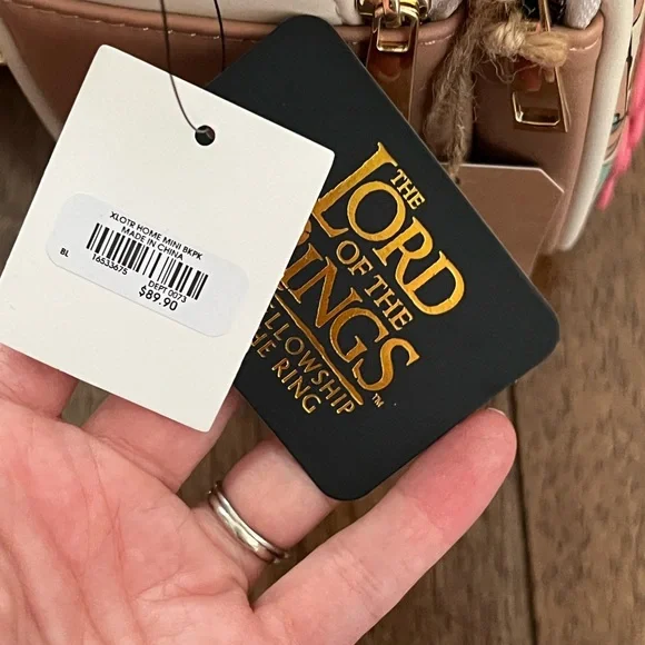 Bioworld Hobbit House Bag with Floral Accents - Picture 4 of 5